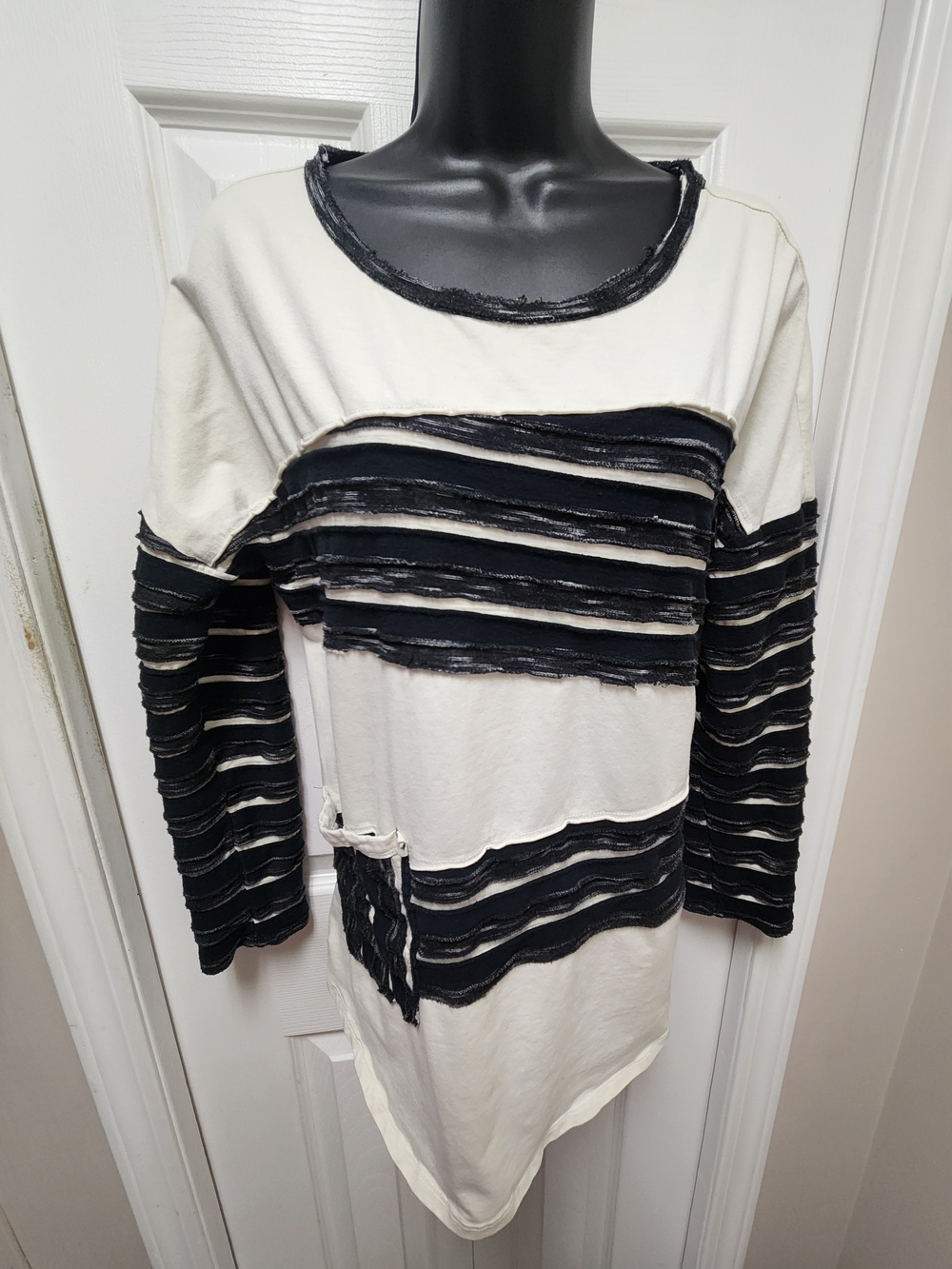 🍉Neon Buddha Cream and Black Top